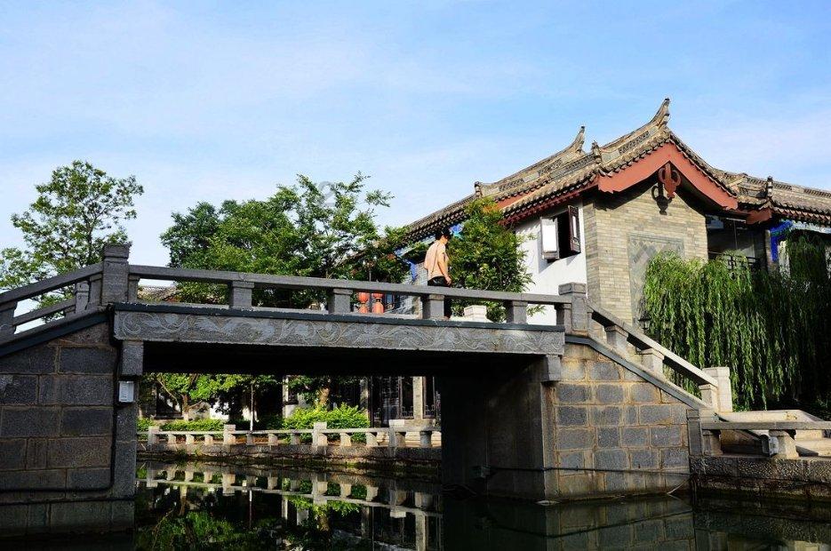 逃离沙漠建筑